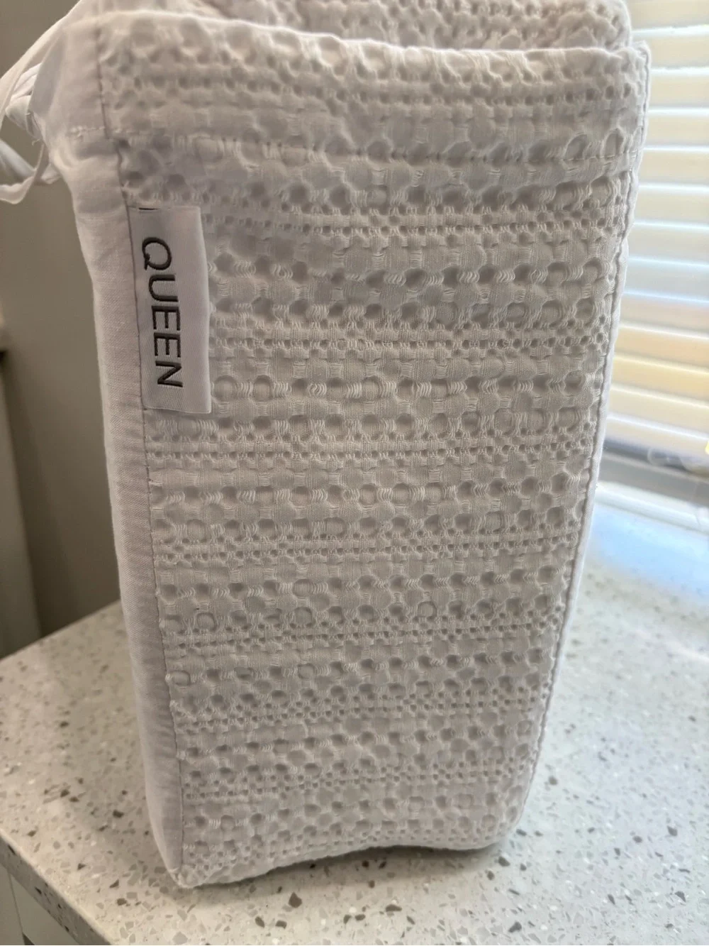 NEW Caro Stone Washed Waffle Queen Duvet Set - White